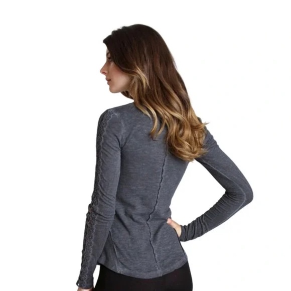 NWOT Free People Shell Stitch Lace Sleeve Henley Size S - Picture 2 of 9